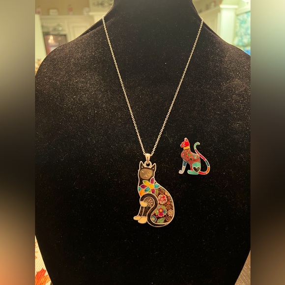 None Jewelry - Silver‎ necklace and brooch on enamel